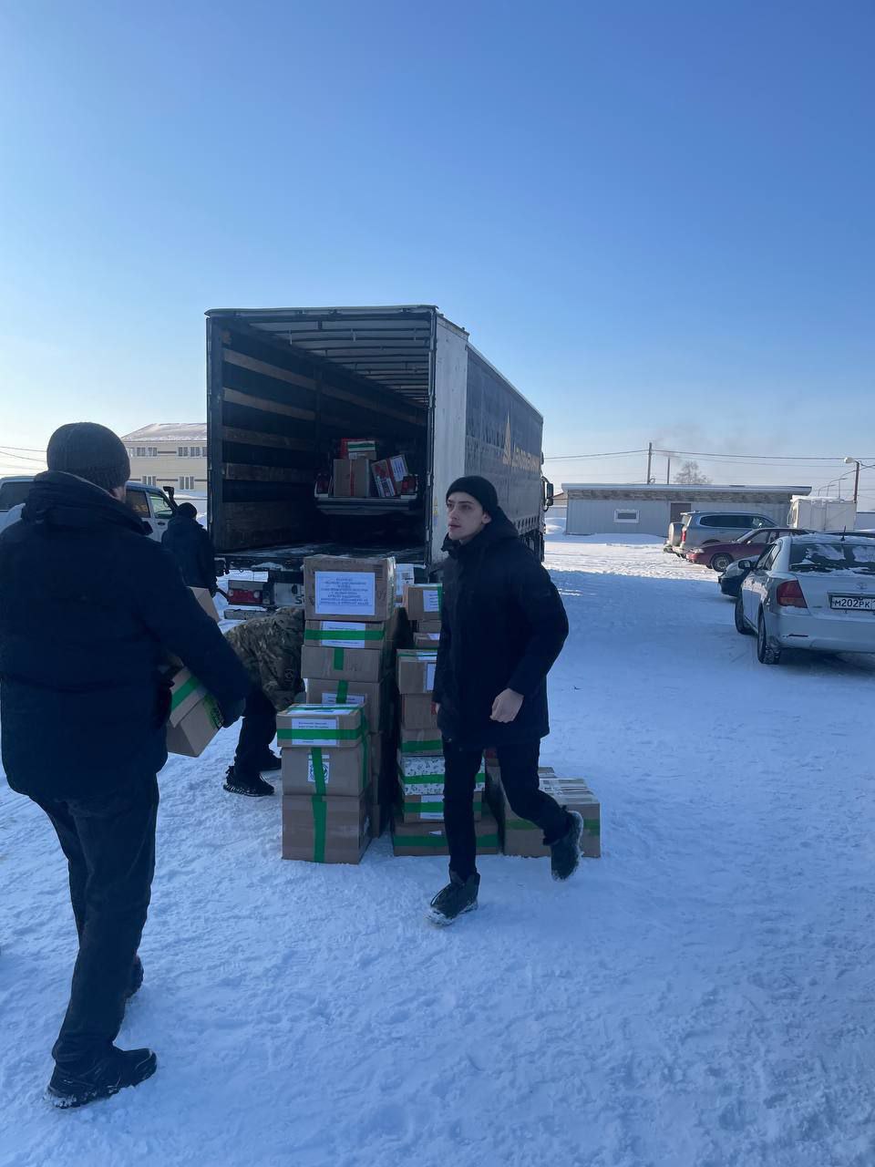 Член Молодёжного парламента Новокузнецка Даниил Андреев в эти выходные принял участие в сборе и погрузке гуманитарного груза для бойцов из Новокузнецка Член Молодёжного парламента Новокузнецка Даниил Андреев в эти выходные принял участие в сборе и погрузке гуманитарного груза для бойцов из Новокузнецка