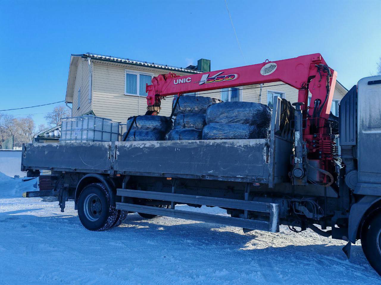Член Молодёжного парламента Новокузнецка Даниил Андреев в эти выходные принял участие в сборе и погрузке гуманитарного груза для бойцов из Новокузнецка Член Молодёжного парламента Новокузнецка Даниил Андреев в эти выходные принял участие в сборе и погрузке гуманитарного груза для бойцов из Новокузнецка