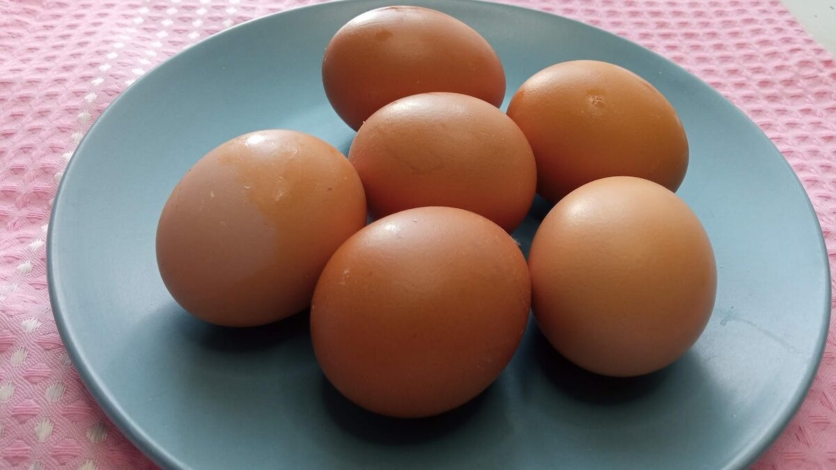 Необычный способ варки яиц на Пасху: метод 4-8-10 без трещин