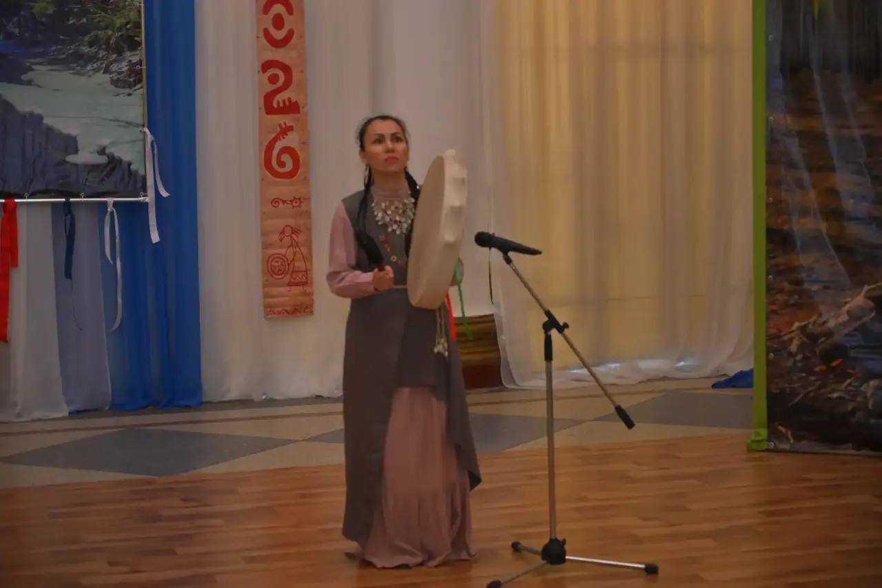 В ДК "Строитель" в уютной атмосфере прошел яркий шорский национальный праздник «Чыл Пажы» В ДК "Строитель" в уютной атмосфере прошел яркий шорский национальный праздник «Чыл Пажы»