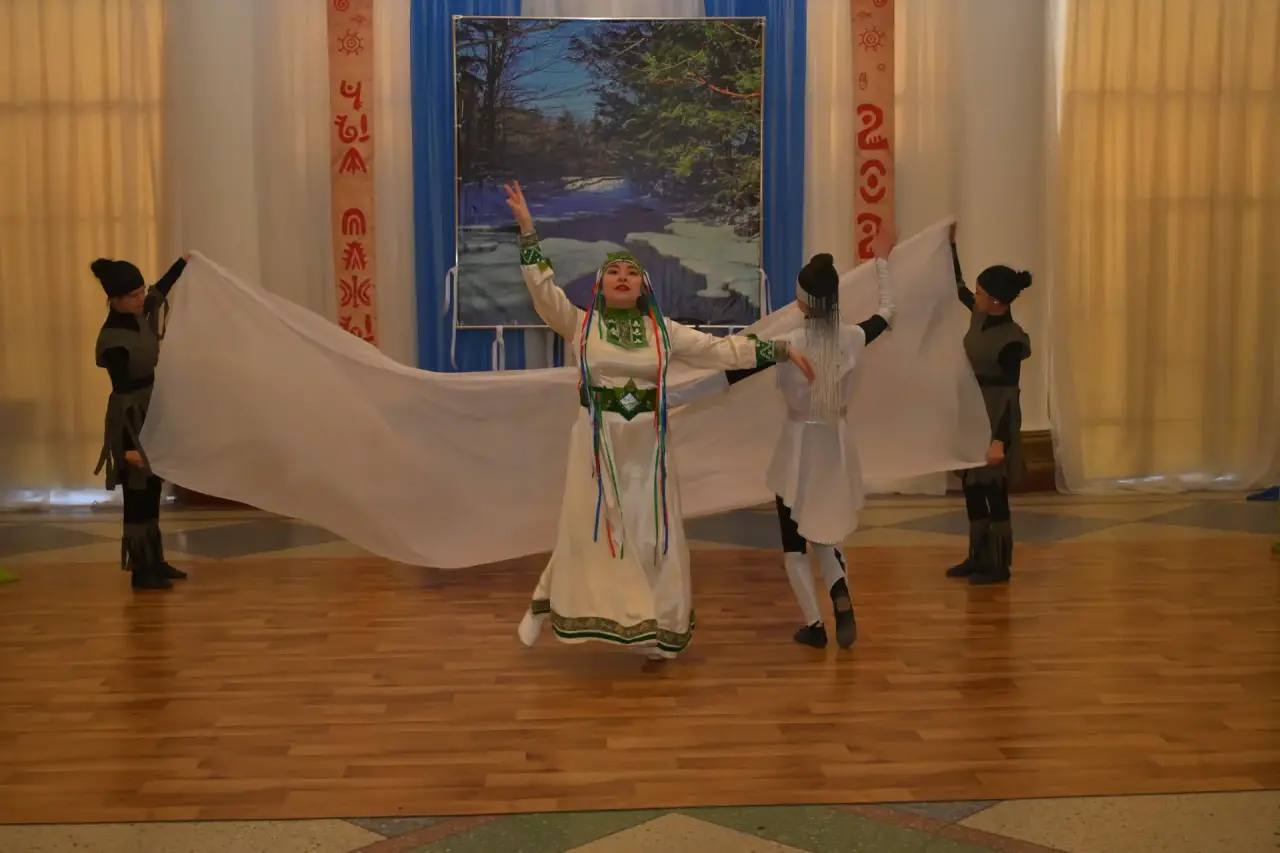 В ДК "Строитель" в уютной атмосфере прошел яркий шорский национальный праздник «Чыл Пажы» В ДК "Строитель" в уютной атмосфере прошел яркий шорский национальный праздник «Чыл Пажы»