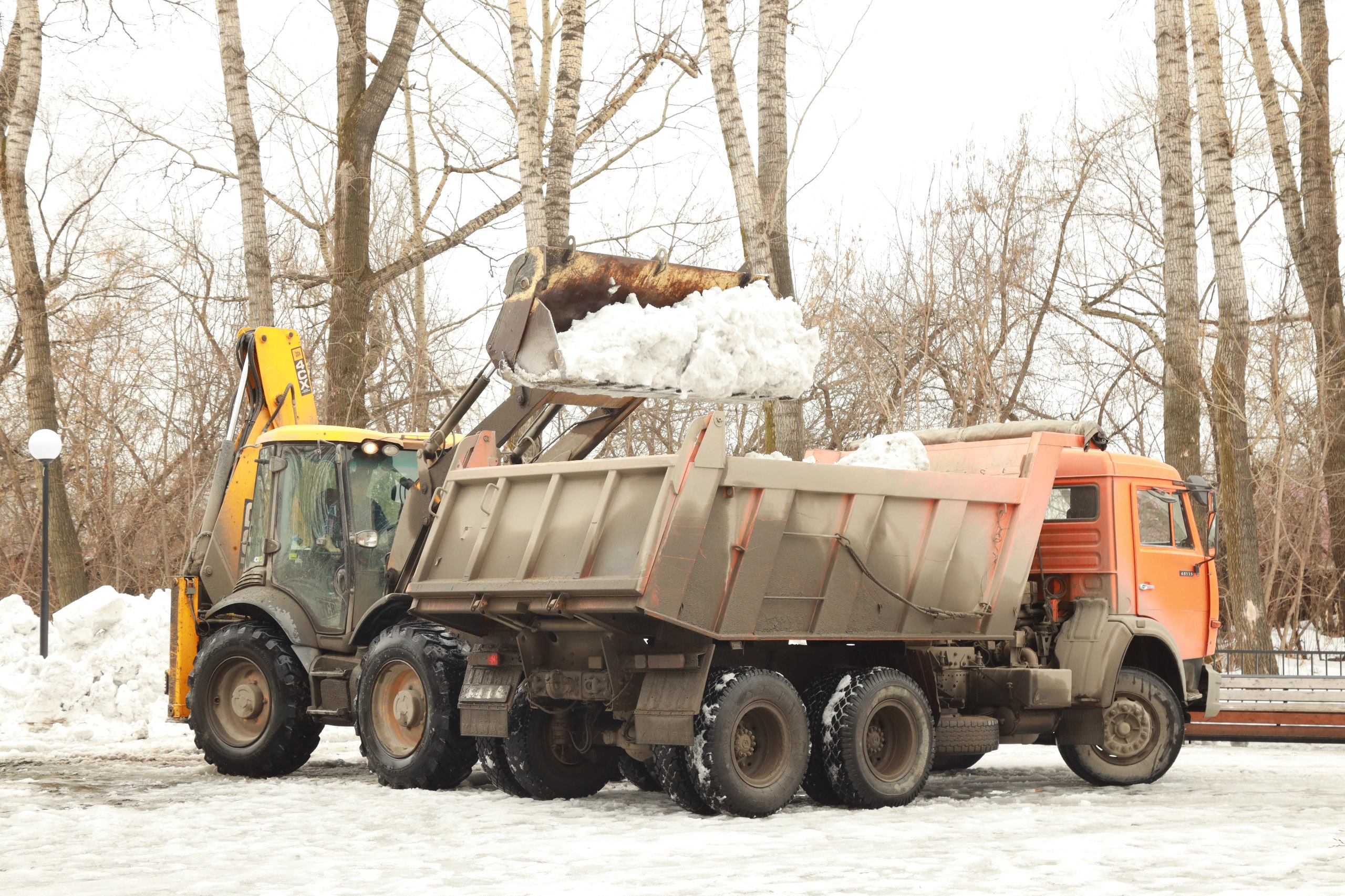 В Новокузнецке началась весенняя уборка территорий в рамках Всекузбасского субботника, объявленного Губернатором Кузбасса Ильей Середюком В Новокузнецке началась весенняя уборка территорий в рамках Всекузбасского субботника, объявленного Губернатором Кузбасса Ильей Середюком