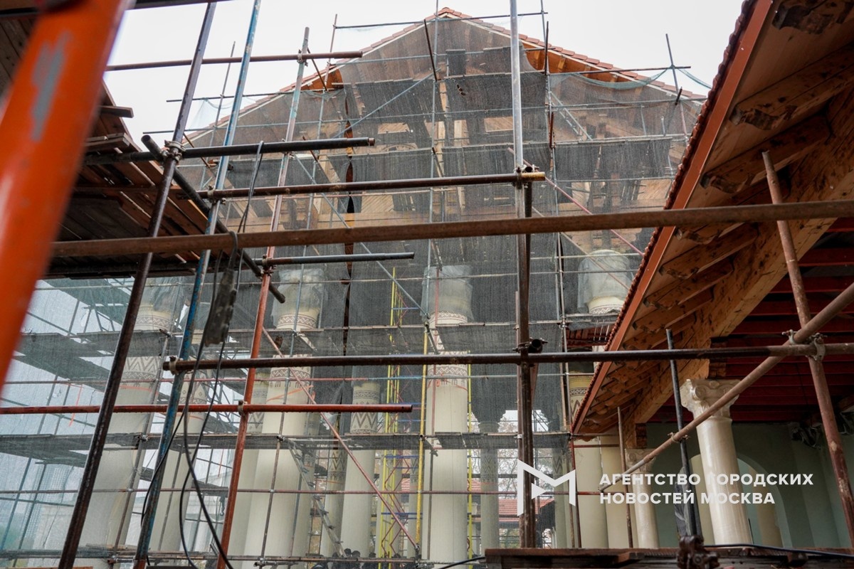 На ВДНХ завершаются работы по реставрации уникального кафе «Лето»