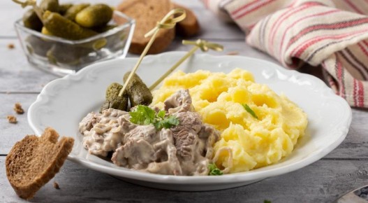 Идеальный бефстроганов: секреты приготовления от шефа