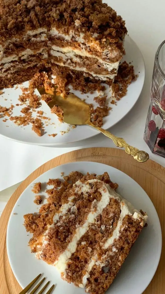 Неповторимый ореховый торт с нежным сметанным кремом