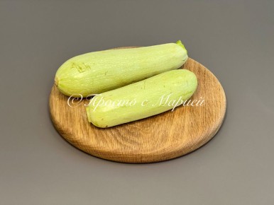 Летняя закуска: кабачки в остром соусе для жарких вечеров