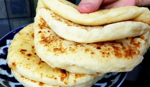 Как быстро испечь хлеб на завтрак: простой рецепт без духовки