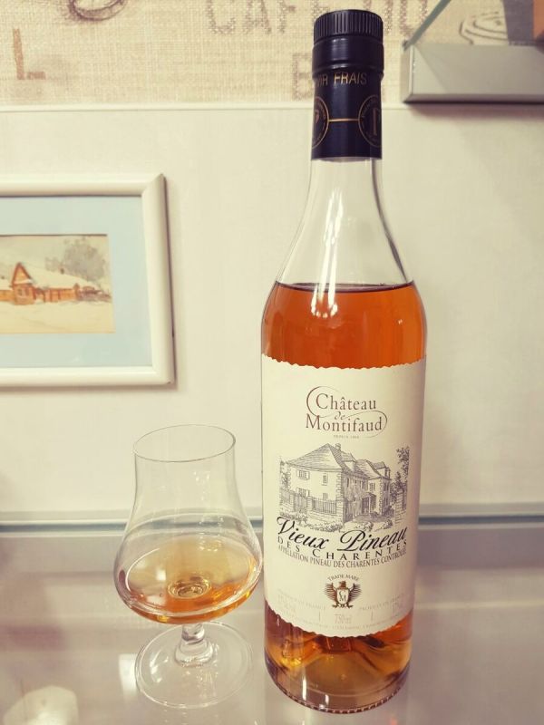 ��������� ������� ������ ����� ����� ��� Pineau des Charentes Blanc 10 YO