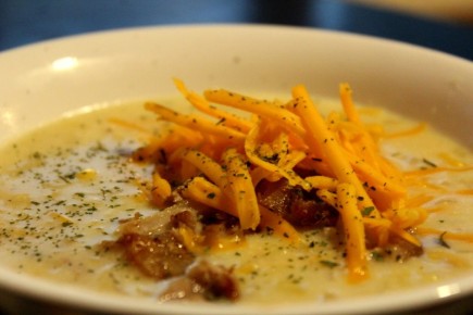 Сливочный суп с беконом и кукурузой, который невозможно не попробовать