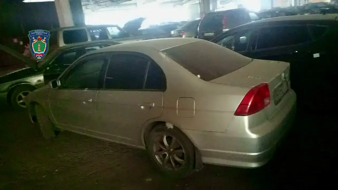 В Новокузнецке суд конфисковал автомобиль у злостного нарушителя правил дорожного движения В Новокузнецке суд конфисковал автомобиль у злостного нарушителя правил дорожного движения