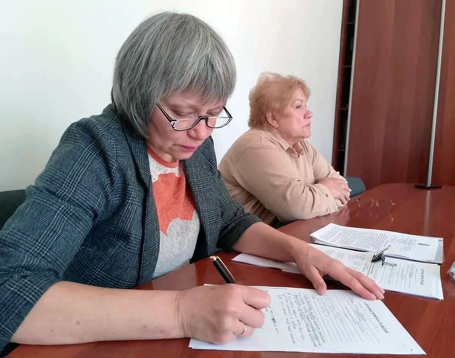 Председатель Комитета жилищнокоммунального хозяйства Антон Андреевич Безгубов провёл личный приём граждан Председатель Комитета жилищнокоммунального хозяйства Антон Андреевич Безгубов провёл личный приём граждан