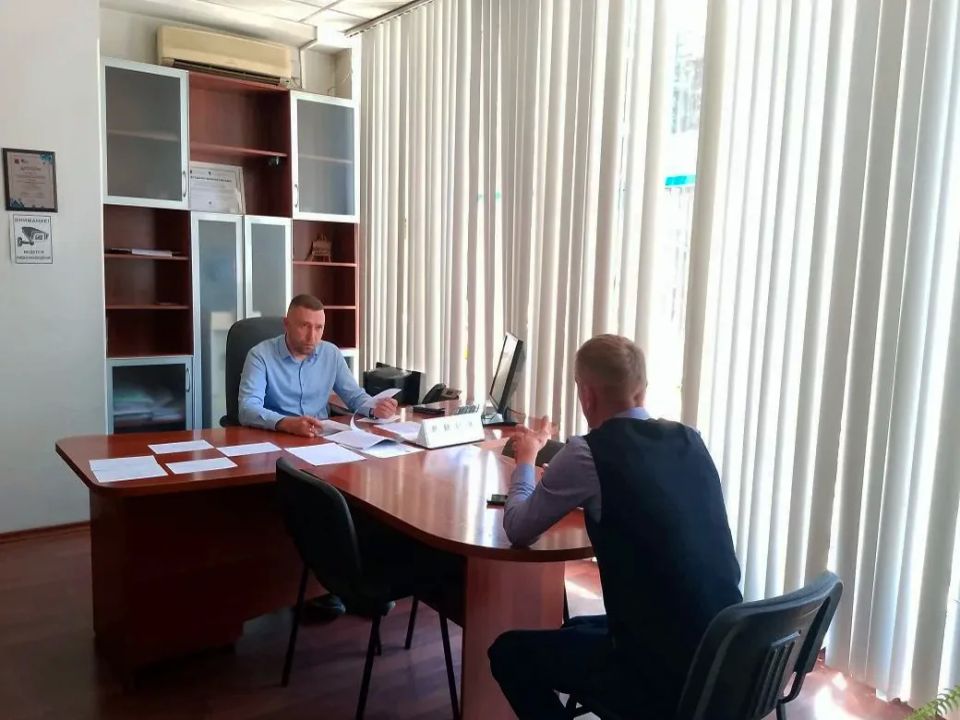 Председатель Комитета жилищнокоммунального хозяйства Антон Андреевич Безгубов провёл личный приём граждан Председатель Комитета жилищнокоммунального хозяйства Антон Андреевич Безгубов провёл личный приём граждан