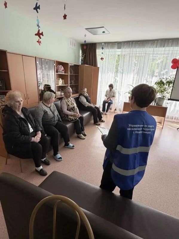 В Новокузнецке обучили неработающих горожан правилам безопасности В Новокузнецке обучили неработающих горожан правилам безопасности