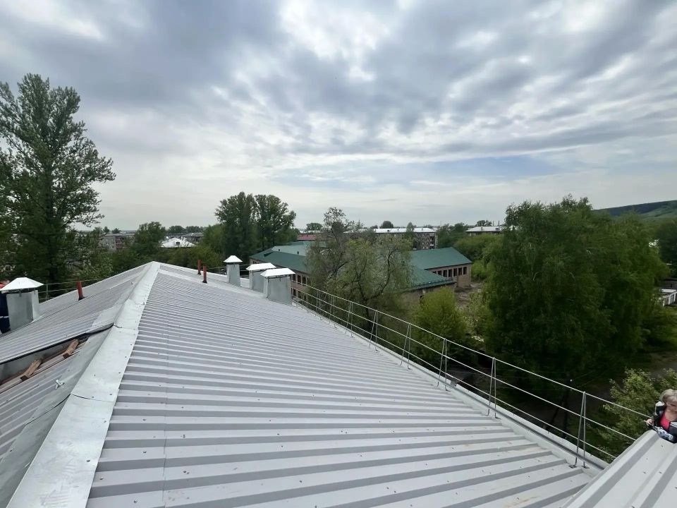 В рамках программы капитального ремонта многоквартирных домов приемная комиссия завершила осмотр и приняла в эксплуатацию еще одну кровлю в Орджоникидзевском районе В рамках программы капитального ремонта многоквартирных домов приемная комиссия завершила осмотр и приняла в эксплуатацию еще одну кровлю в Орджоникидзевском районе