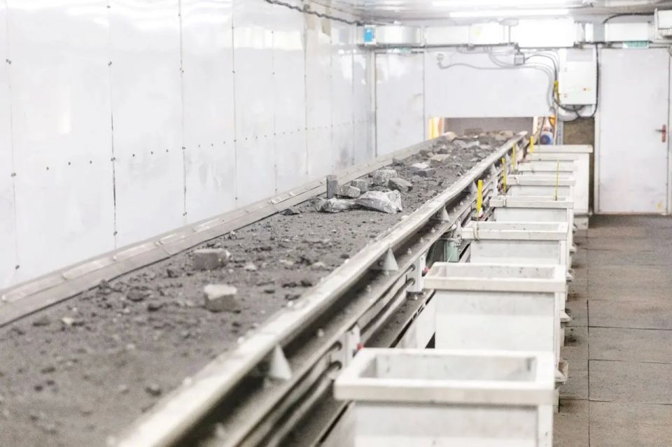 В Новокузнецке запустили переработку огнеупорных кирпичей В Новокузнецке запустили переработку огнеупорных кирпичей
