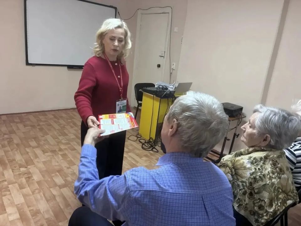 В Новокузнецке обучили неработающих горожан правилам безопасности В Новокузнецке обучили неработающих горожан правилам безопасности