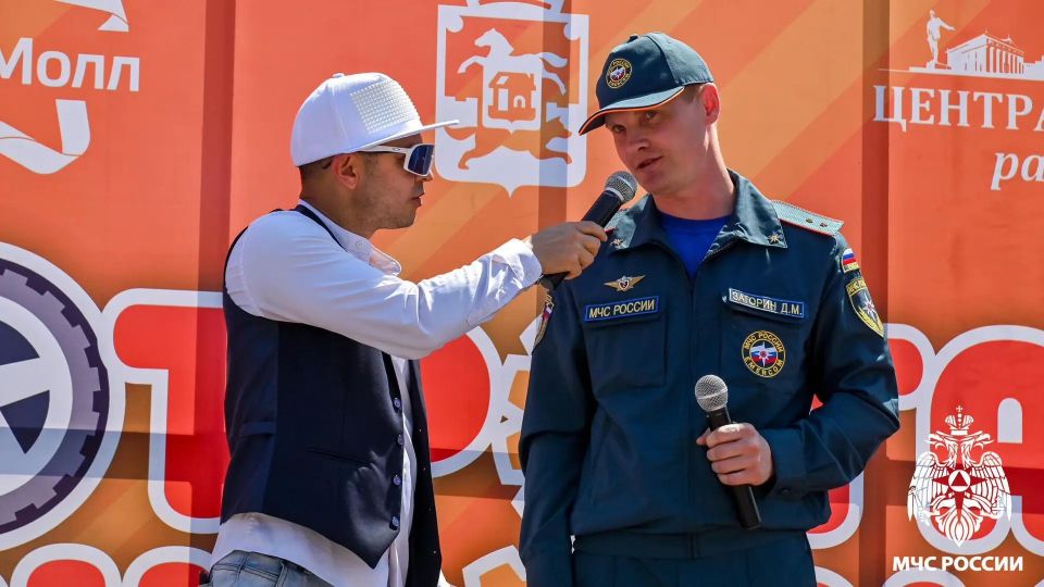 В Новокузнецке прошёл семейный праздник «Потрогай грузовик» — уже в 15-й раз! В Новокузнецке прошёл семейный праздник «Потрогай грузовик» — уже в 15-й раз!
