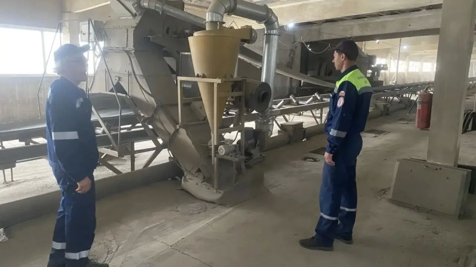 Водолазы Управления по защите населения и территории проверили дно в местах отдыха у воды Водолазы Управления по защите населения и территории проверили дно в местах отдыха у воды
