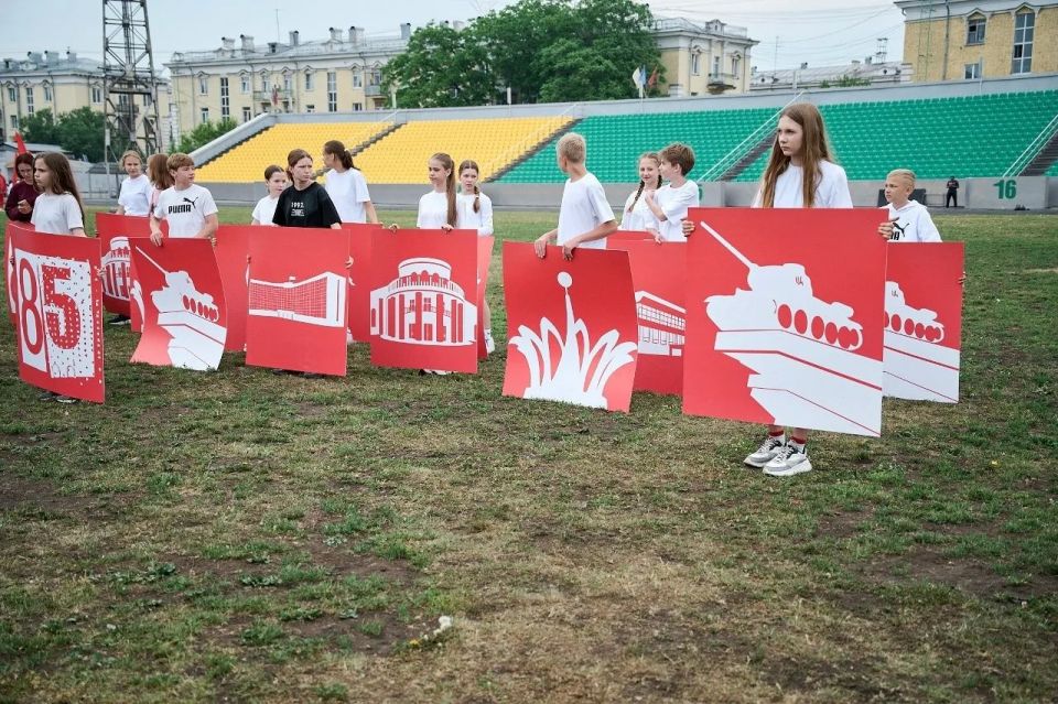 12 июня 2026 года на стадионе «Металлург» состоялась торжественная церемония открытия XXXIX городской спартакиады работников организаций, учреждений и предприятий Новокузнецка на призы компании ЕВРАЗ 12 июня 2026 года на стадионе «Металлург» состоялась торжественная церемония открытия XXXIX городской спартакиады работников организаций, учреждений и предприятий Новокузнецка на призы компании ЕВРАЗ