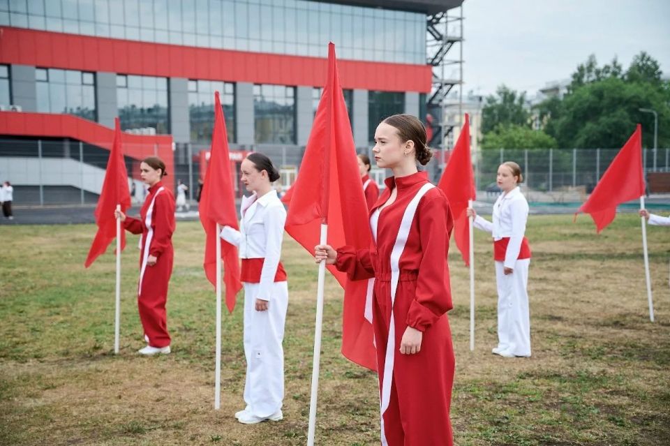 12 июня 2026 года на стадионе «Металлург» состоялась торжественная церемония открытия XXXIX городской спартакиады работников организаций, учреждений и предприятий Новокузнецка на призы компании ЕВРАЗ 12 июня 2026 года на стадионе «Металлург» состоялась торжественная церемония открытия XXXIX городской спартакиады работников организаций, учреждений и предприятий Новокузнецка на призы компании ЕВРАЗ