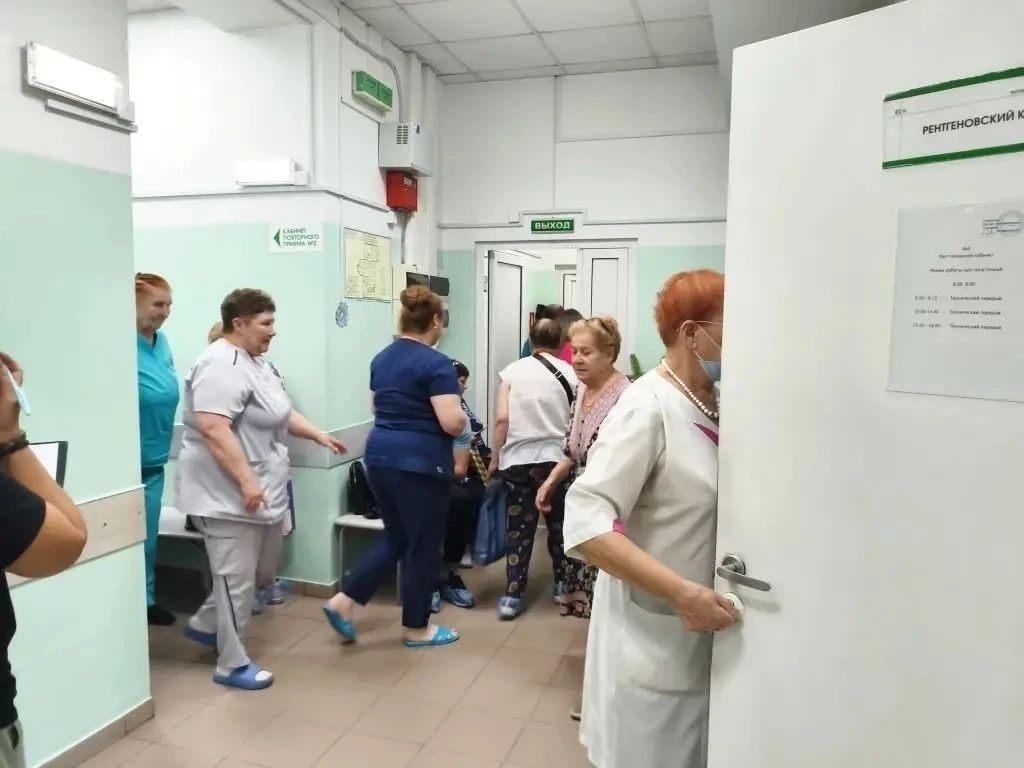 В Новокузнецке отработали алгоритмы безопасности: от поликлиники до театра В Новокузнецке отработали алгоритмы безопасности: от поликлиники до театра