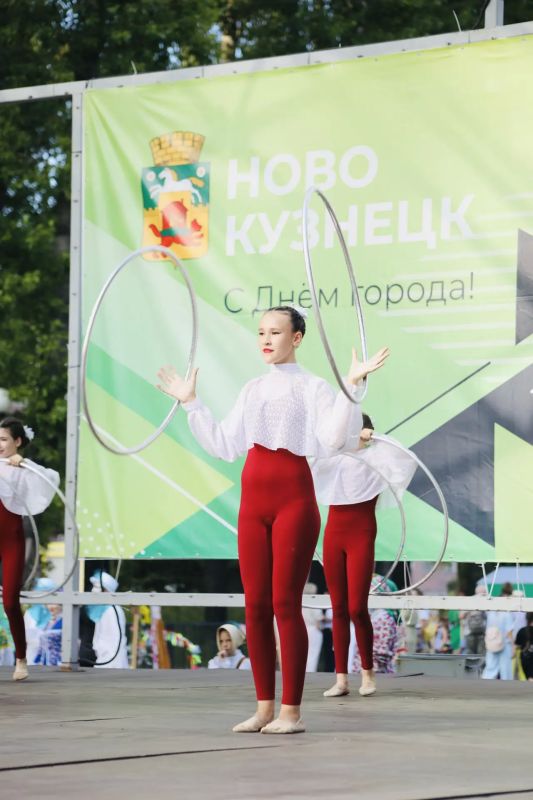 Праздник «Город-труженик, город-мечта!» в Орджоникидзевском районе Праздник «Город-труженик, город-мечта!» в Орджоникидзевском районе