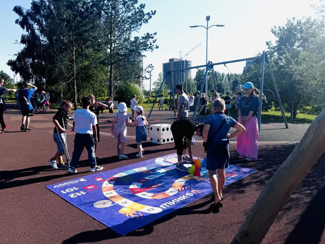 2 июля мы собрались на Площади защитников Донбасса, чтобы отметить День города! 2 июля мы собрались на Площади защитников Донбасса, чтобы отметить День города!