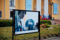 В преддверии Дня металлурга перед Дворцом культуры «Алюминщик» открылась фотовыставка «Алюминий вокруг нас»