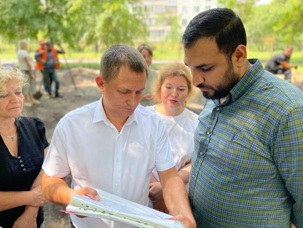 С участием депутата Ирины Городиловой в рамках реализации регионального проекта «Твой Кузбасс — твоя инициатива» состоялась выездная проверка объекта, расположенного по адресу: ул. Филиппова, д. 10 (территория МБОУ СОШ №2) С участием депутата Ирины Городиловой в рамках реализации регионального проекта «Твой Кузбасс — твоя инициатива» состоялась выездная проверка объекта, расположенного по адресу: ул. Филиппова, д. 10 (территория МБОУ СОШ №2)