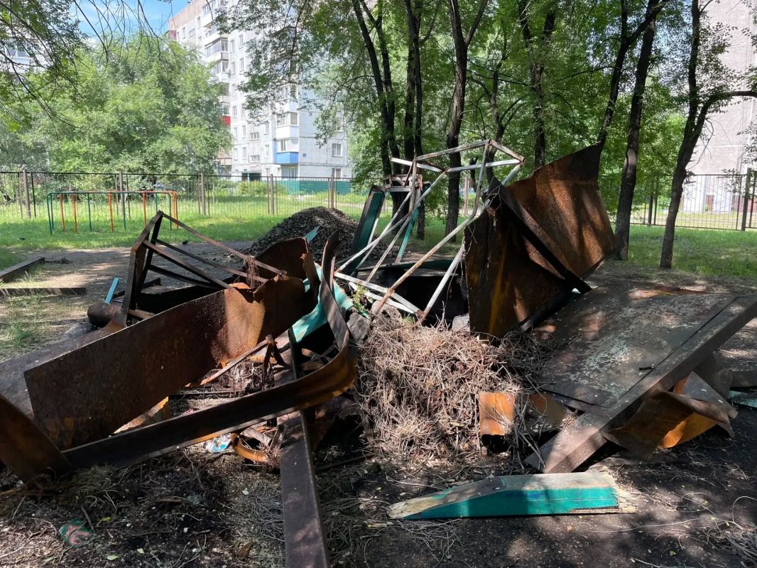 С участием депутата Ирины Городиловой в рамках реализации регионального проекта «Твой Кузбасс — твоя инициатива» состоялась выездная проверка объекта, расположенного по адресу: ул. Филиппова, д. 10 (территория МБОУ СОШ №2) С участием депутата Ирины Городиловой в рамках реализации регионального проекта «Твой Кузбасс — твоя инициатива» состоялась выездная проверка объекта, расположенного по адресу: ул. Филиппова, д. 10 (территория МБОУ СОШ №2)