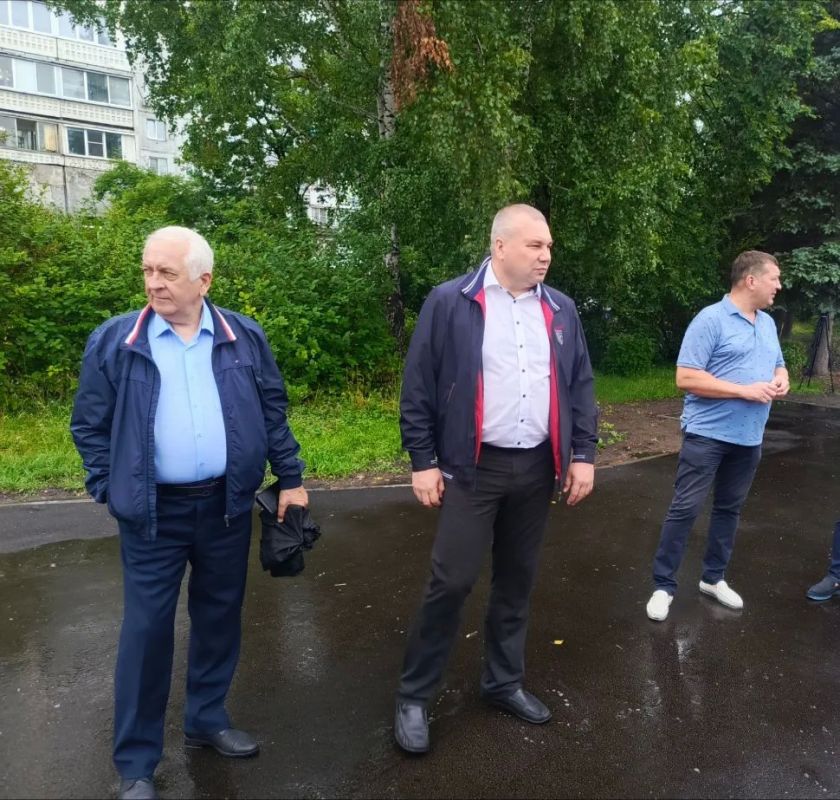 Многие жители написали мне в соцсетях о качестве работ в сквере у часовни в Орджоникидзевском районе Многие жители написали мне в соцсетях о качестве работ в сквере у часовни в Орджоникидзевском районе