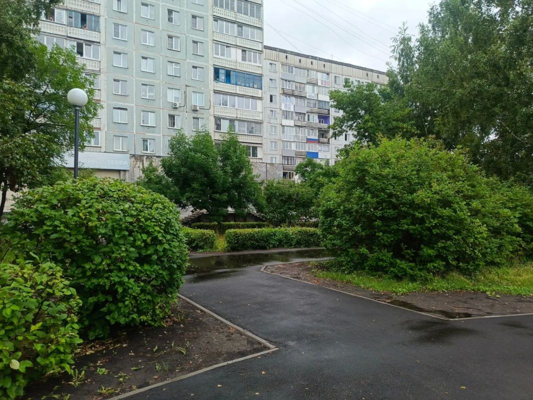 Многие жители написали мне в соцсетях о качестве работ в сквере у часовни в Орджоникидзевском районе Многие жители написали мне в соцсетях о качестве работ в сквере у часовни в Орджоникидзевском районе