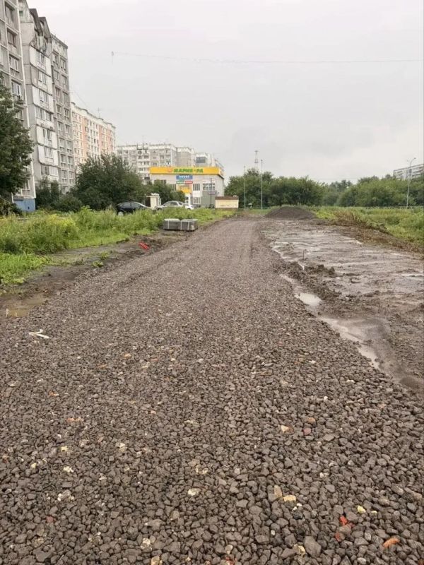 В рамках федерального проекта «Формирование комфортной городской среды» нацпроекта «Инфраструктура для жизни» в Новокузнецке ведётся благоустройство общественной территории — аллеи на проспекте Авиаторов, от дома №55 до дома... В рамках федерального проекта «Формирование комфортной городской среды» нацпроекта «Инфраструктура для жизни» в Новокузнецке ведётся благоустройство общественной территории — аллеи на проспекте Авиаторов, от дома №55 до дома...