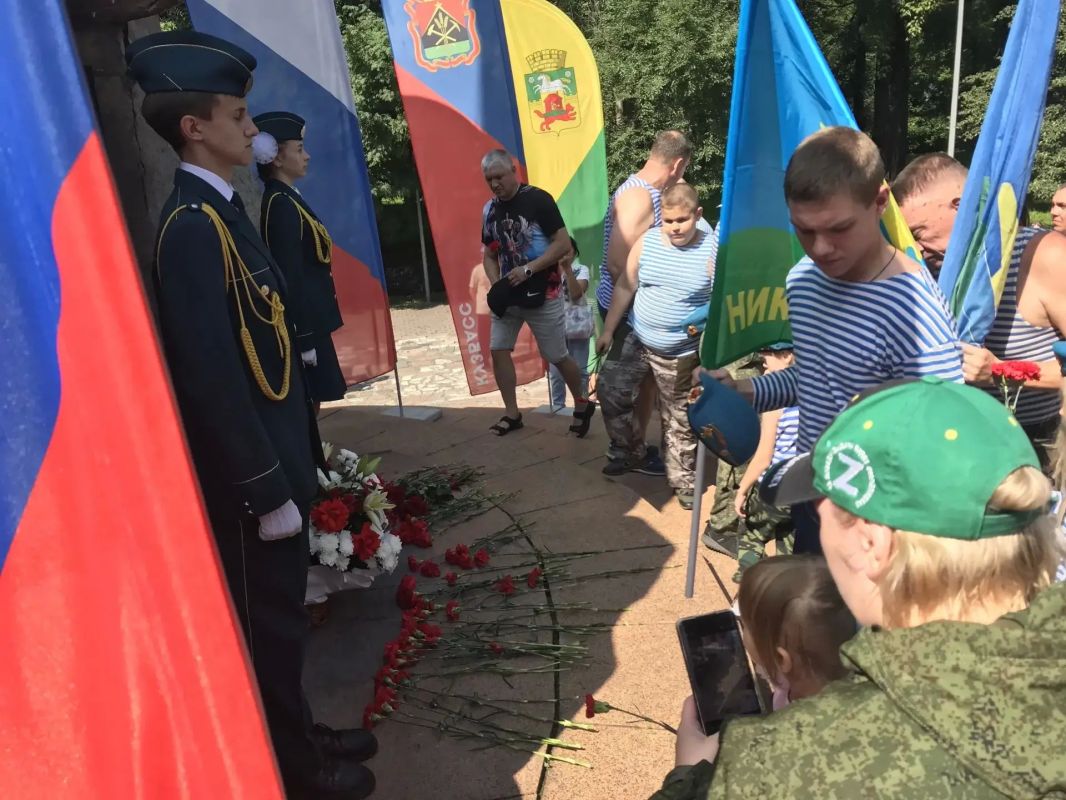 Сегодня отмечается День воздушно-десантных войск Сегодня отмечается День воздушно-десантных войск