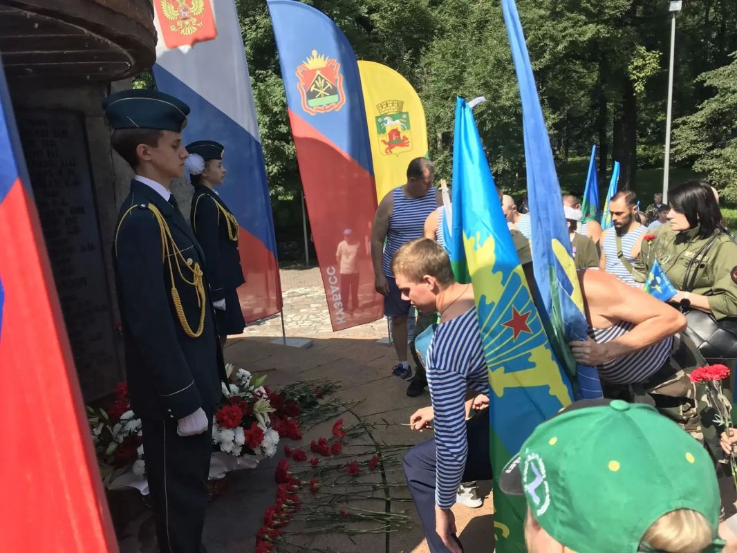 Сегодня отмечается День воздушно-десантных войск Сегодня отмечается День воздушно-десантных войск