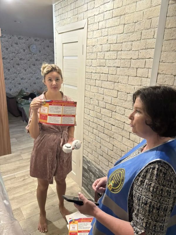 Профилактика пожаров и проверка укрытий в МКД Новокузнецка Профилактика пожаров и проверка укрытий в МКД Новокузнецка