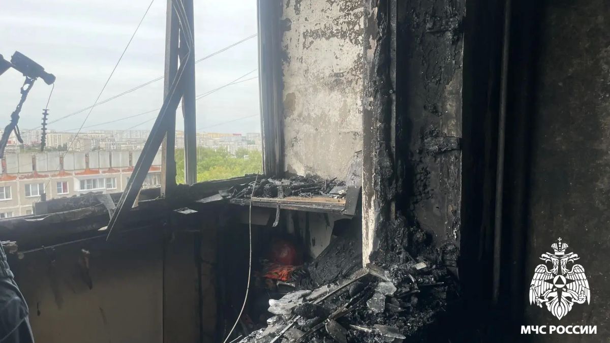 В Новокузнецке сотрудники МЧС России спасли 10 человек на пожаре В Новокузнецке сотрудники МЧС России спасли 10 человек на пожаре
