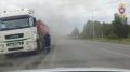 В Кузбассе водитель фуры спрятал номера, чтобы проехать пункт весогабаритного контроля