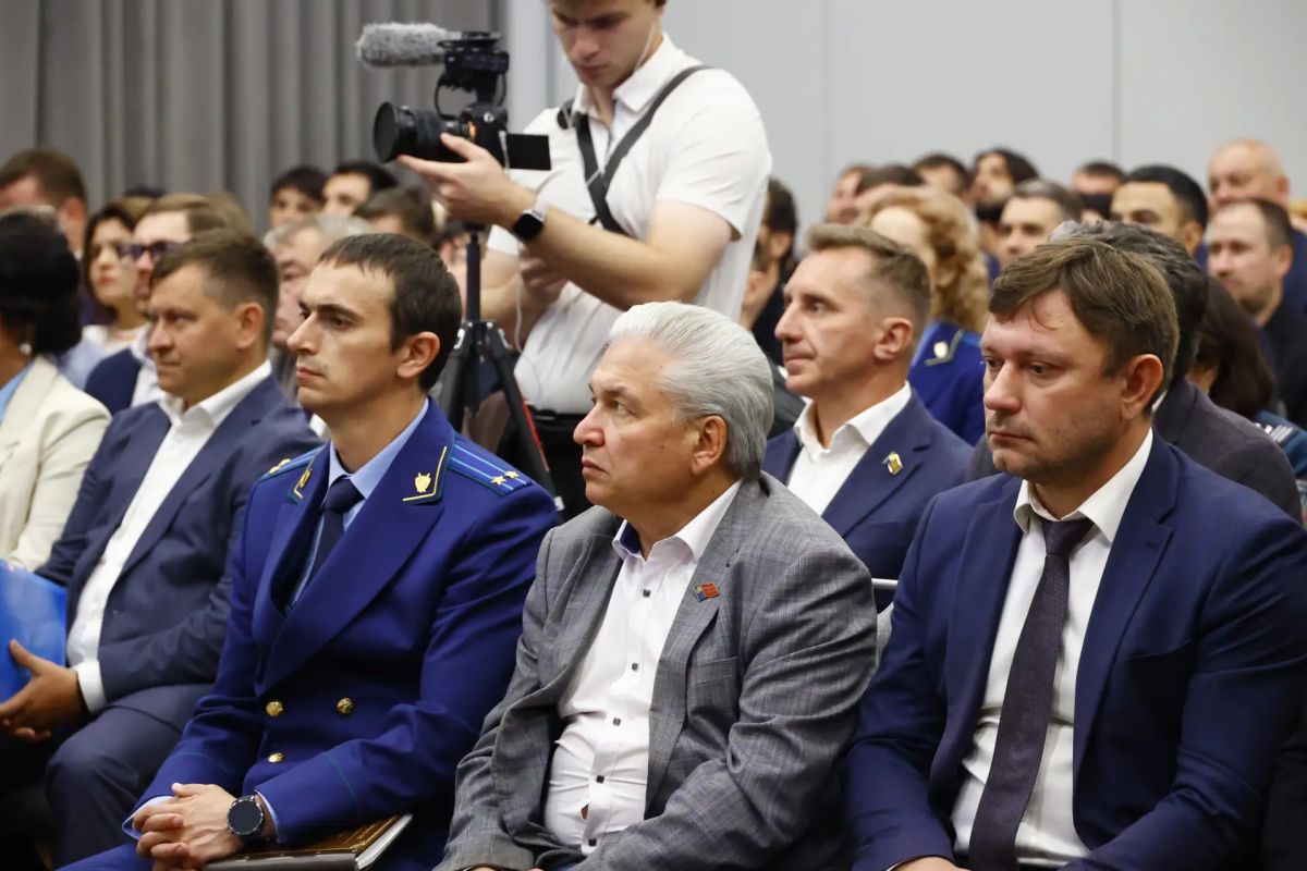 В Кузбассе прошли депутатские слушания по развитию малого и среднего предпринимательства В Кузбассе прошли депутатские слушания по развитию малого и среднего предпринимательства