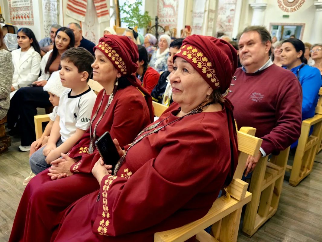 О любви на разных языках!. 8 сентября в Центре русского фольклора и этнографии «Параскева Пятница» состоялась межнациональная творческая гостиная О любви на разных языках!. 8 сентября в Центре русского фольклора и этнографии «Параскева Пятница» состоялась межнациональная творческая гостиная