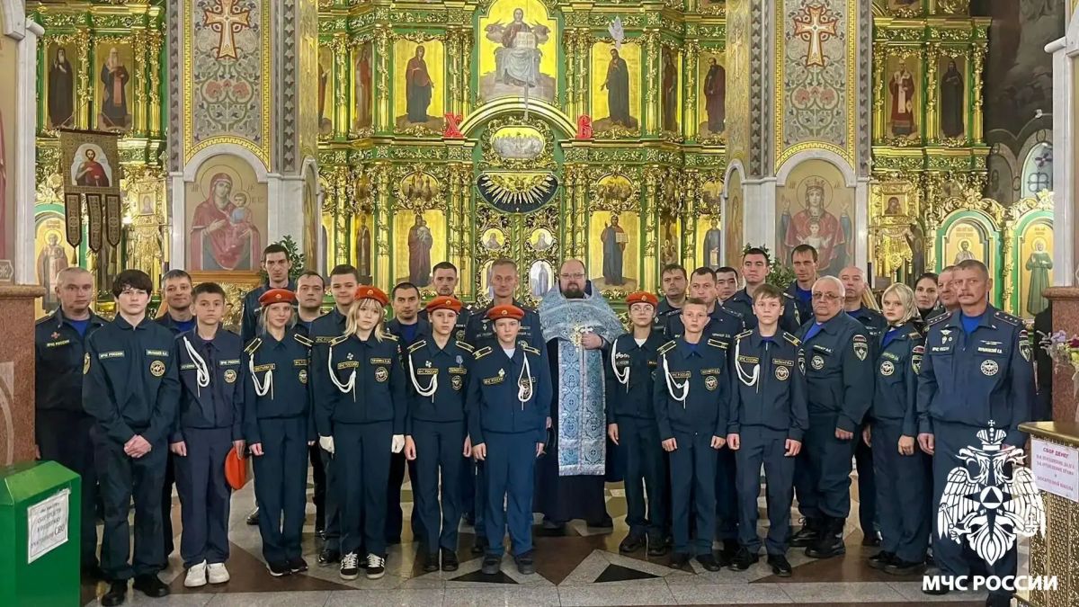 Сотрудники МЧС России приняли участие в молебне в честь иконы Божией Матери «Неопалимая Купина» Сотрудники МЧС России приняли участие в молебне в честь иконы Божией Матери «Неопалимая Купина»