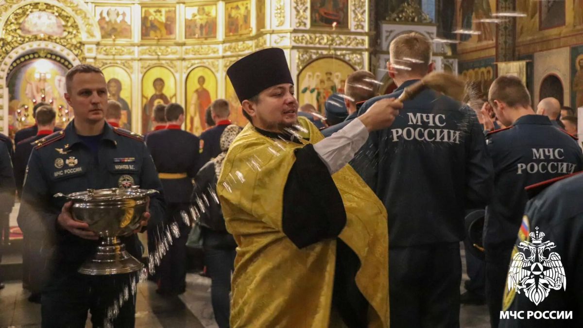 Сотрудники МЧС России приняли участие в молебне в честь иконы Божией Матери «Неопалимая Купина» Сотрудники МЧС России приняли участие в молебне в честь иконы Божией Матери «Неопалимая Купина»