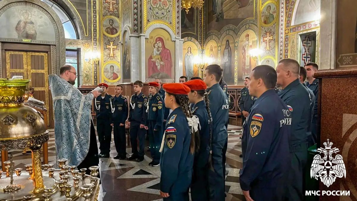 Сотрудники МЧС России приняли участие в молебне в честь иконы Божией Матери «Неопалимая Купина» Сотрудники МЧС России приняли участие в молебне в честь иконы Божией Матери «Неопалимая Купина»