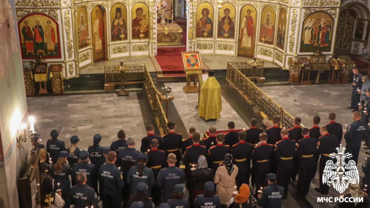 Сотрудники МЧС России приняли участие в молебне в честь иконы Божией Матери «Неопалимая Купина» Сотрудники МЧС России приняли участие в молебне в честь иконы Божией Матери «Неопалимая Купина»