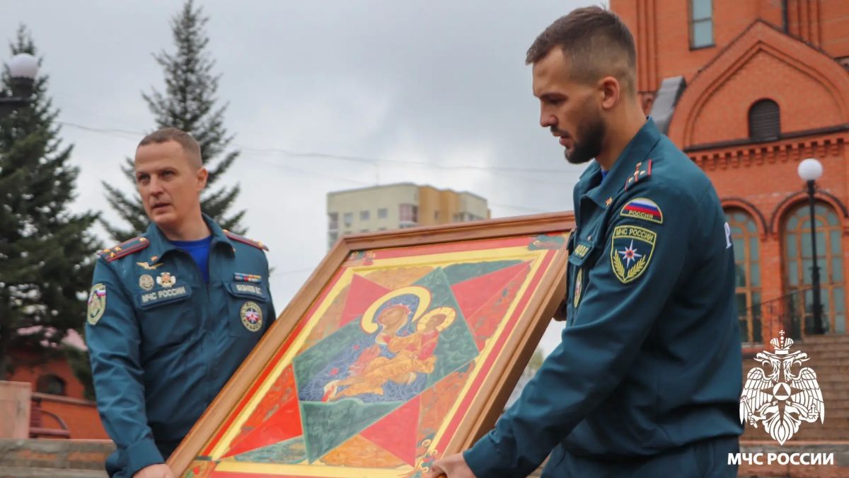 Сотрудники МЧС России приняли участие в молебне в честь иконы Божией Матери «Неопалимая Купина» Сотрудники МЧС России приняли участие в молебне в честь иконы Божией Матери «Неопалимая Купина»