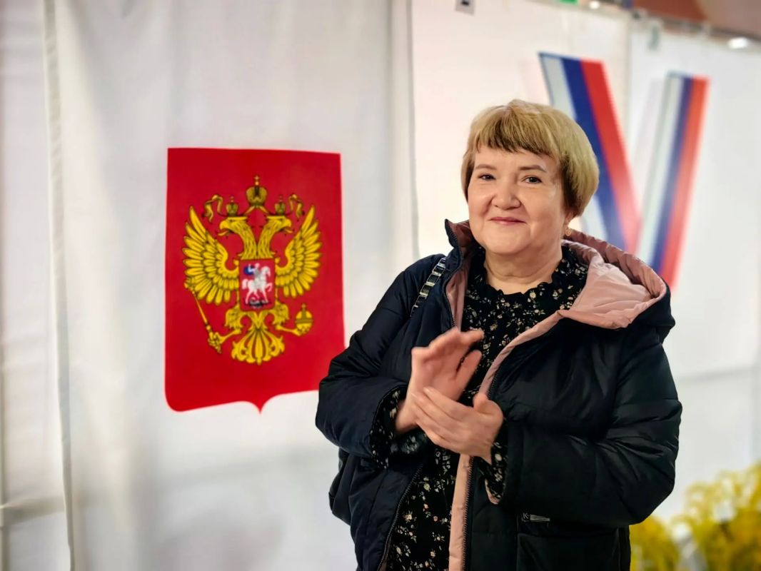 "Вместе мы - Россия!". Городской фестиваль творчества продолжается в Новокузнецке "Вместе мы - Россия!". Городской фестиваль творчества продолжается в Новокузнецке