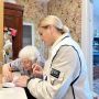 В день выборов члены участковой избирательной комиссии приехали к ветерану труда и труженику тыла Капиталине Фёдоровне Татанаковой