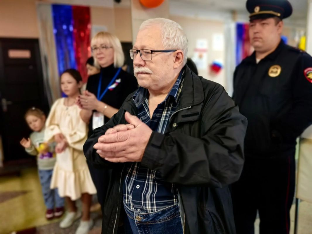 "Вместе мы - Россия!". Городской фестиваль творчества продолжается в Новокузнецке "Вместе мы - Россия!". Городской фестиваль творчества продолжается в Новокузнецке
