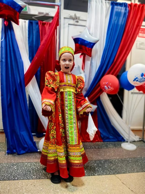 "Вместе мы - Россия!". Городской фестиваль творчества продолжается в Новокузнецке "Вместе мы - Россия!". Городской фестиваль творчества продолжается в Новокузнецке