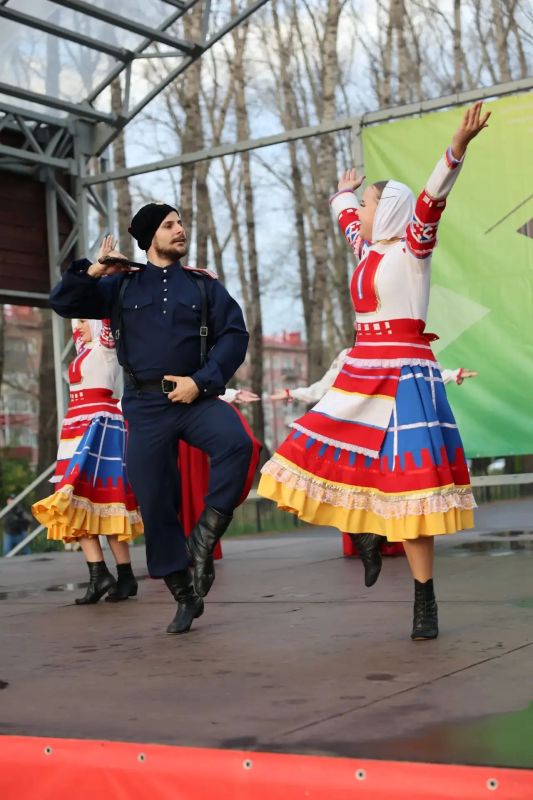 "Кузнецкая осень" в ритме ДК "Алюминщик" "Кузнецкая осень" в ритме ДК "Алюминщик"